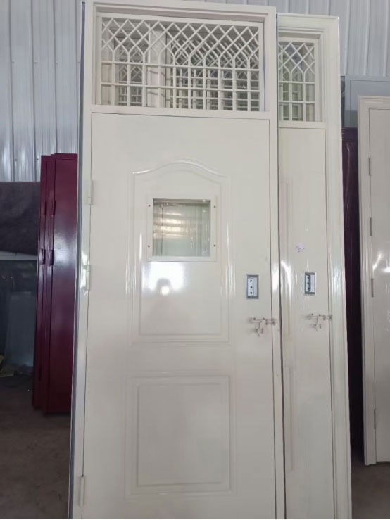 玉树学校教室门