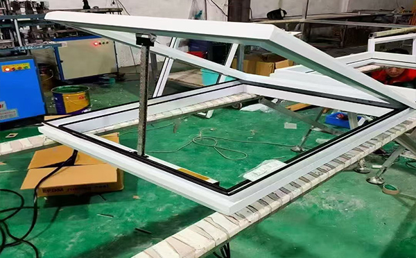 某地下车库出入口玉树排烟窗配置工程